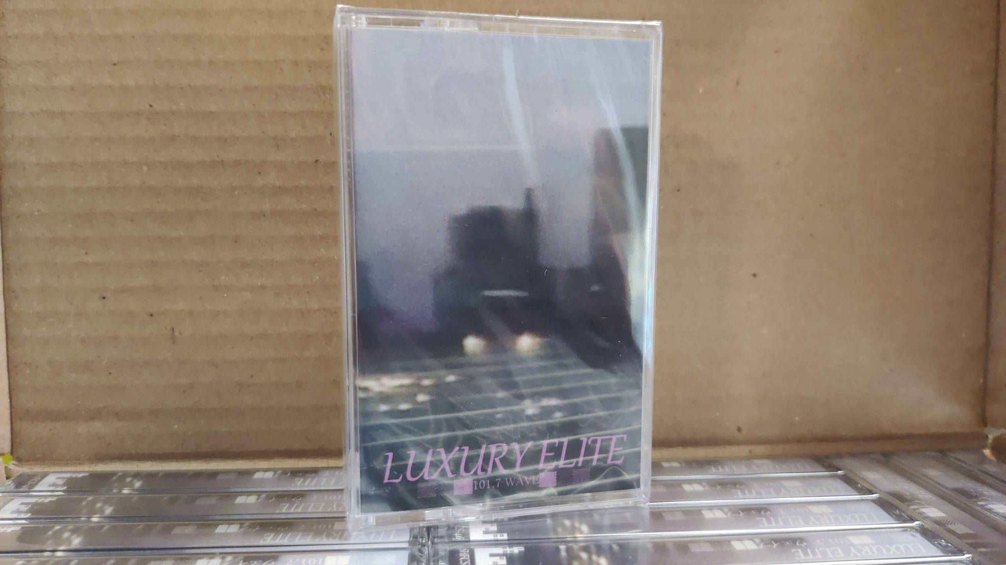 luxury elite - 101.7 Wave